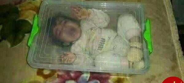عکس گریه دختر برای مادر