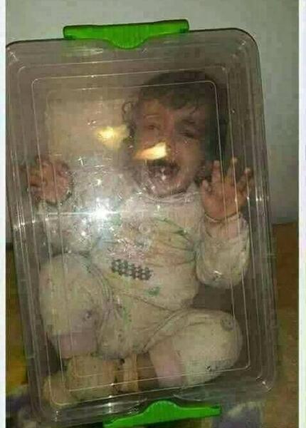 عکس گریه دختر برای مادر