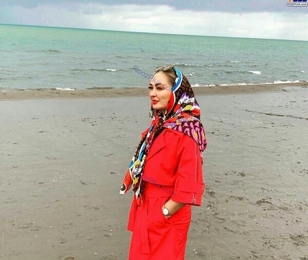 عکس نوزاد کنار دریا