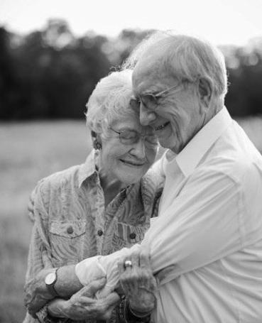 عکس عاشقانه پیری