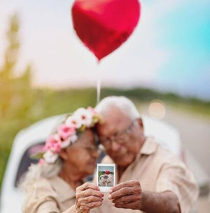 عکس عاشقانه پیری
