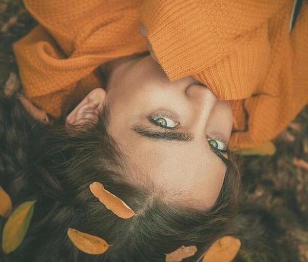 ژست عکس دخترانه که صورت معلوم نباشه