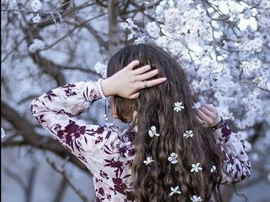 ژست عکس دخترانه که صورت معلوم نباشه