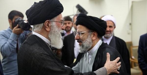 عکس آقای رئیسی و رهبری