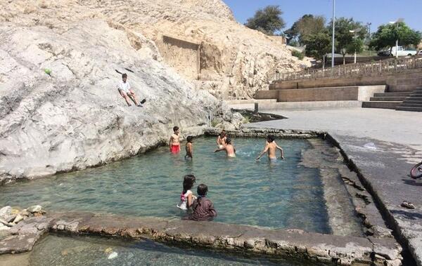 عکس قدیمی چشمه علی