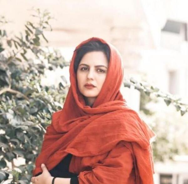 عکس زن زیبا با شال