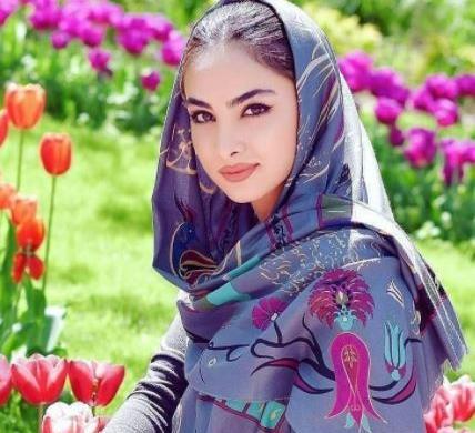 عکس زن زیبا با شال