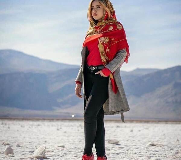 عکس زن زیبا با شال