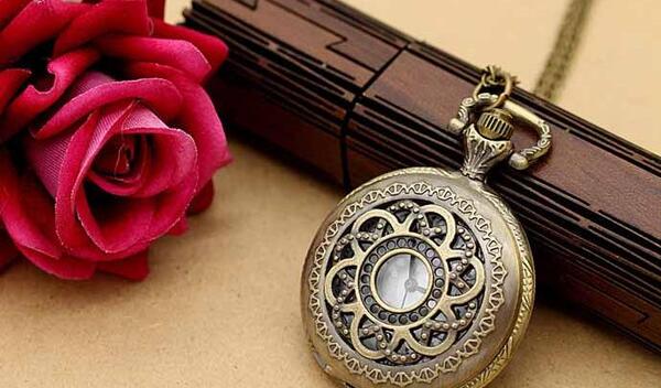 عکس ساعت گردنی