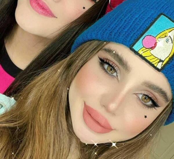 عکس لب های نیکا فلاحی