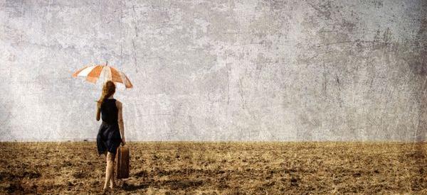 عکس تصاویر دختر تنها با چتر