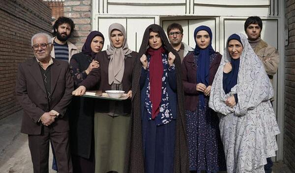 عکس ساینا در بانوی عمارت