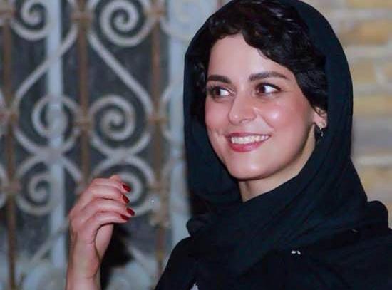 عکس ساینا در بانوی عمارت