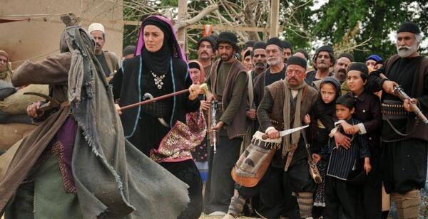 عکس ساینا در بانوی عمارت