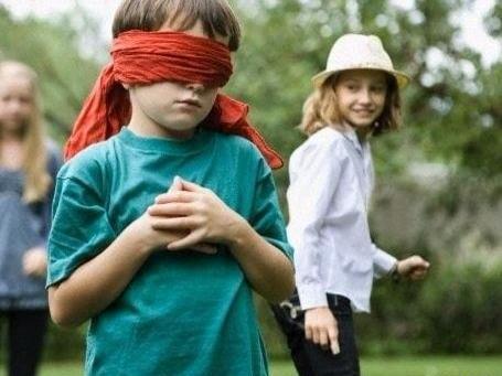 عکس بازی قایم موشک