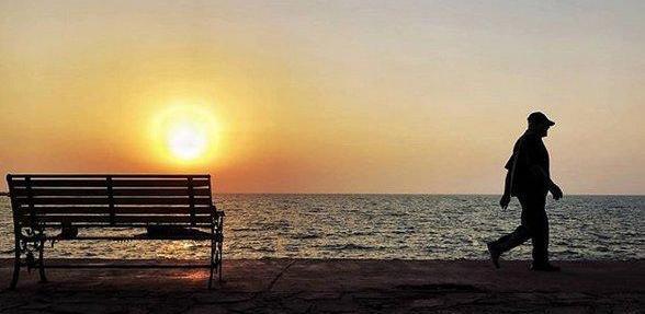عکس غروب افتاب لب دریا