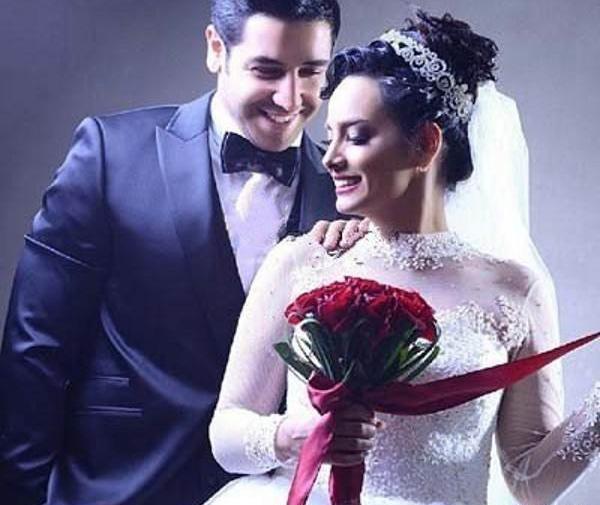 ژست عکس عروس و داماد سر مجلسی