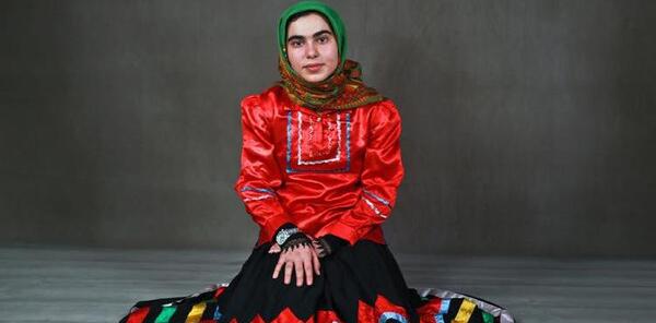 عکس زن لباس محلی