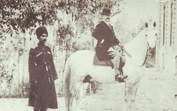 عکس شاه سوار بر اسب