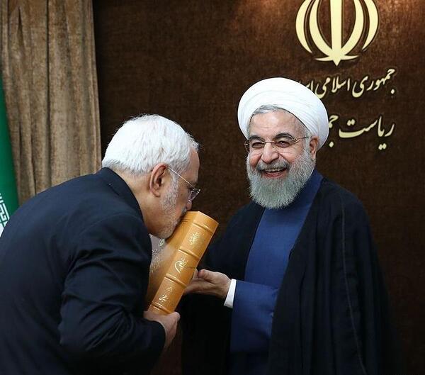 عکس خنده حسن روحانی