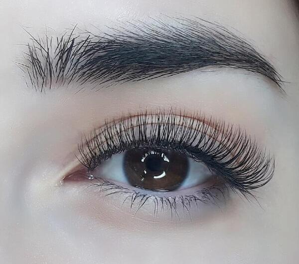 عکس کاشت مژه کلاسیک