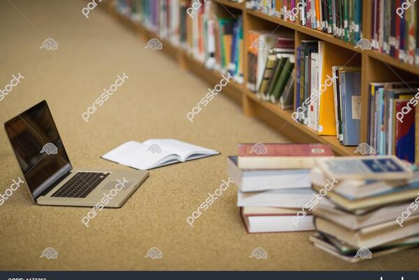 عکس لپ تاپ با کتاب