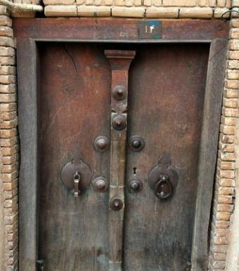 عکس درب چوبی قدیمی