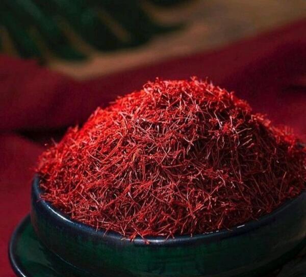 عکس زعفران شکسته