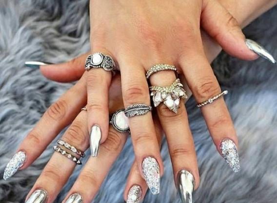 عکس ناخن نقره ای