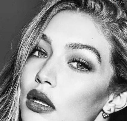 عکس نقاشی چهره سیاه قلم
