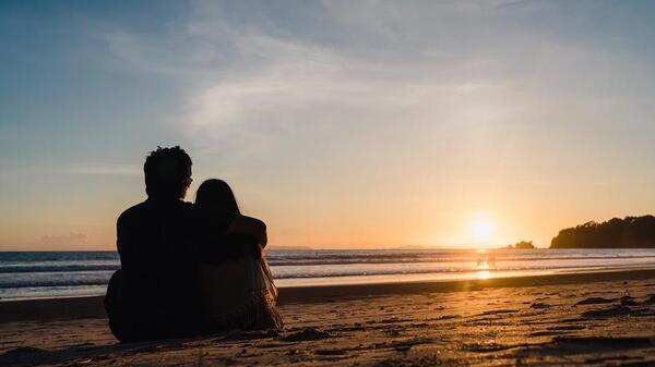 عکس عاشقانه بدون متن لب دریا