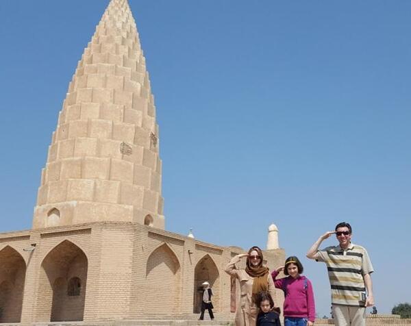 عکس قبر یعقوب لیث صفاری