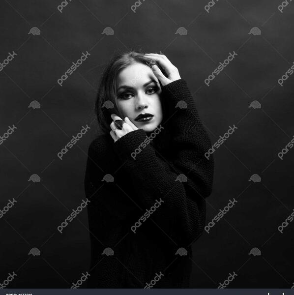 عکس زمینه سیاه سفید