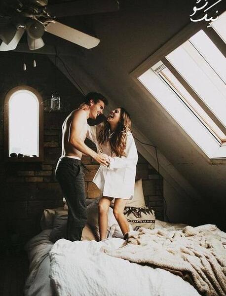 عکس عاشقانه رو تخت خواب