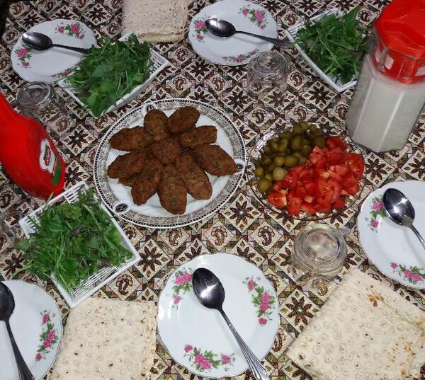 عکس سفره غذا ساده