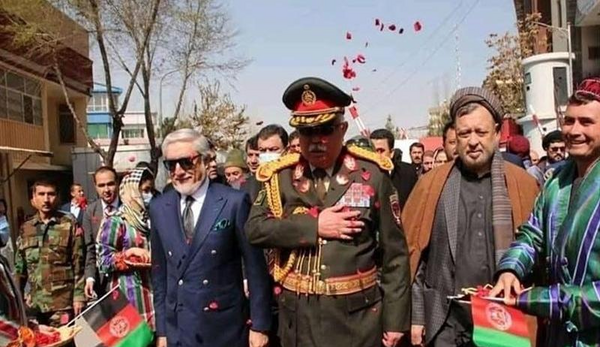 عکس طالبان با لباس مارشال دوستم