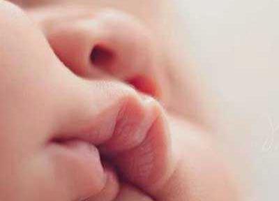 عکس لب خنده دار