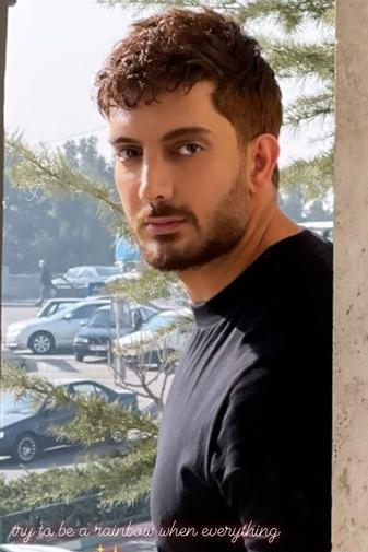 عکس گوشی فرزاد فرزین