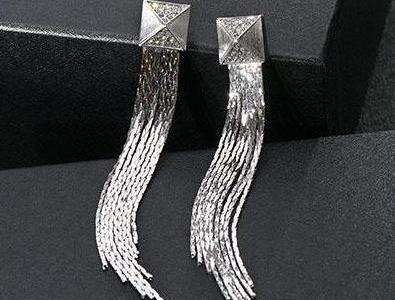 عکس گوشواره ریش ریشی