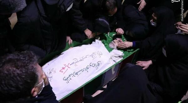 عکس رئیسی با شهید فخری زاده