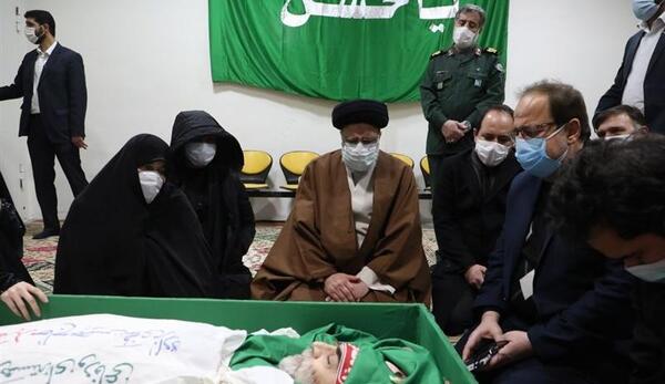 عکس رئیسی با شهید فخری زاده
