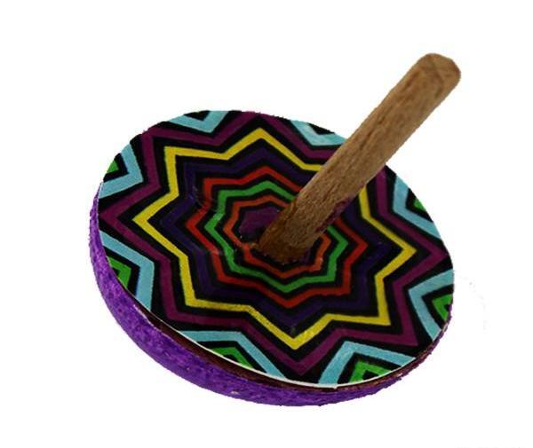 عکس فرفره چوبی طلایی