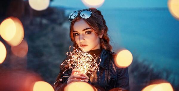 عکس دختر زیبا با عینک آفتابی