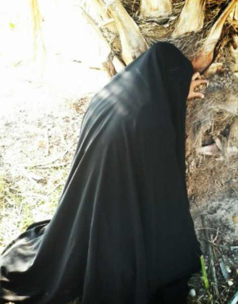 عکس گریه دختر چادری