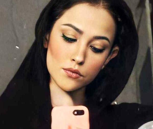 عکس بازیگر آدرینا صادقی