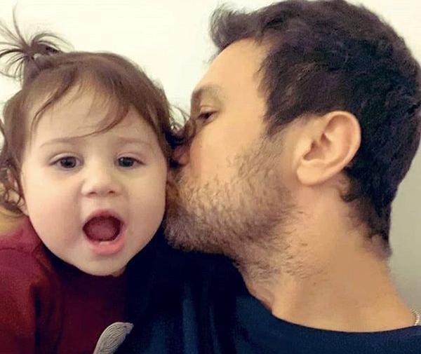 عکس عاشقانه روبوسی