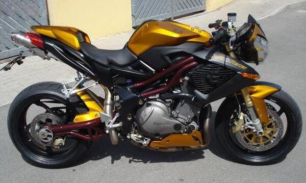 عکس موتور benelli