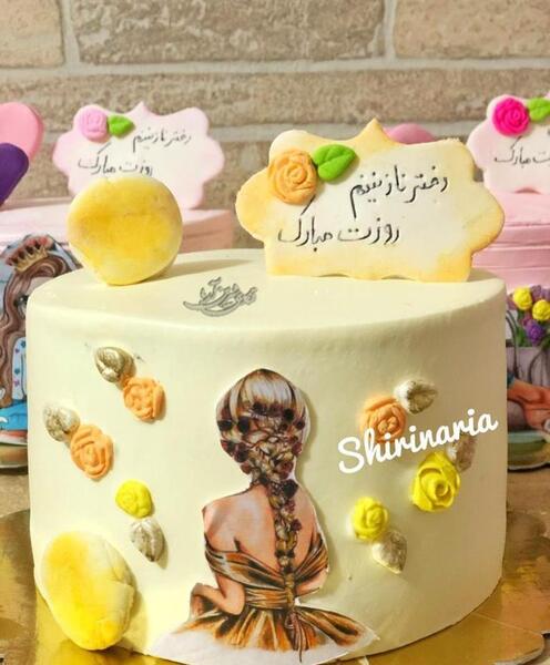 عکس کیک تولد دخترانه زرد و طوسی