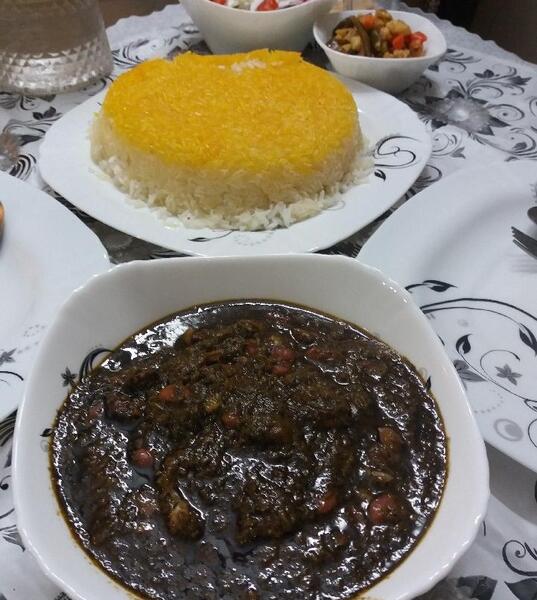 عکس قورمه سبزی با ته دیگ