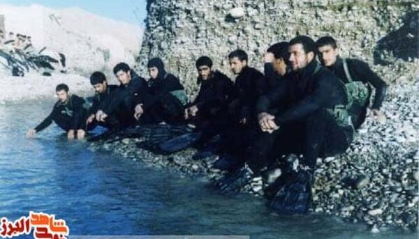 عکس یادگاری لب ساحل